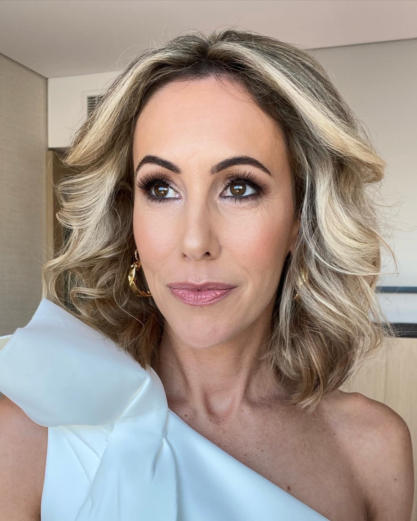 Loved this sexy, but classy look we did for gorgeous Sharlyn. Because she was going to be on stage under bright lights, we made sure she had great coverage and it was matte in all the right places! (Nobody wants to look sweaty on stage lol) Safe to s
