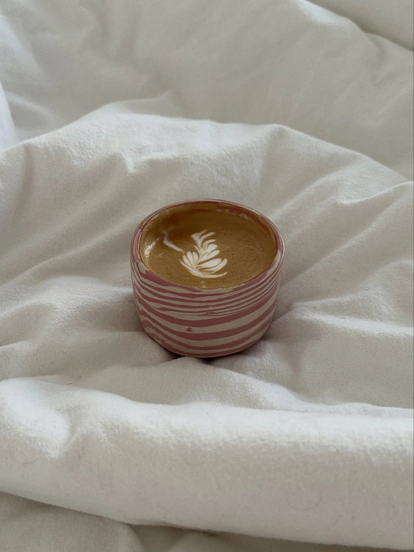 SundayZzZZzZz are for coffee in bed 💤 

First picture is from yesterday&rsquo;s coffee in bed which was quickly followed by an emergency bed sheet wash and change after I spilt the coffee. It&rsquo;s a dangerous hobby so be wary. The white bed sheet