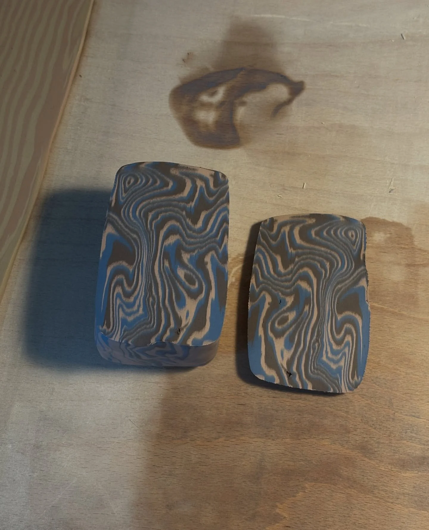 Recent plop times with so much happening in the studio right now 🌠

1. A cobalt, brown and pink marbled mini loaf 🍞 
2. A commissioned coffee cup with pink striped inside and on the bottom and then cobalt, brown and pink marble design on the outsid