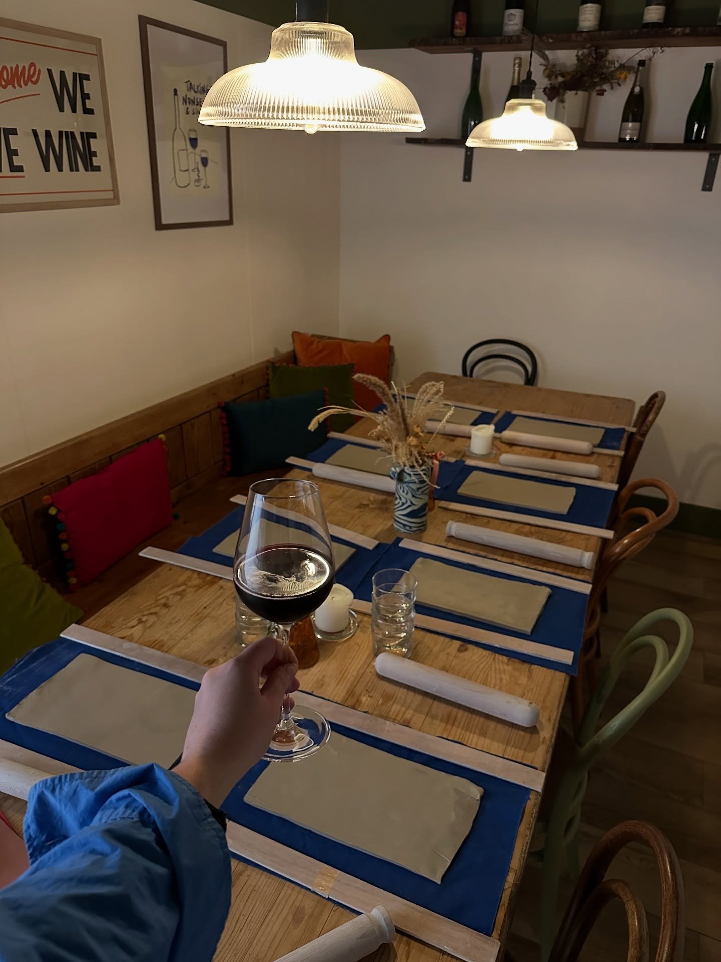 Lovely nerikomi vase workshop last night at my fav @carouse_wines 🌠 had lots of fun and think the wine helped everyone get into rolling their nerikomi blocks into their vase slab 💪 looking forward to seeing these glaze fired in a few weeks!