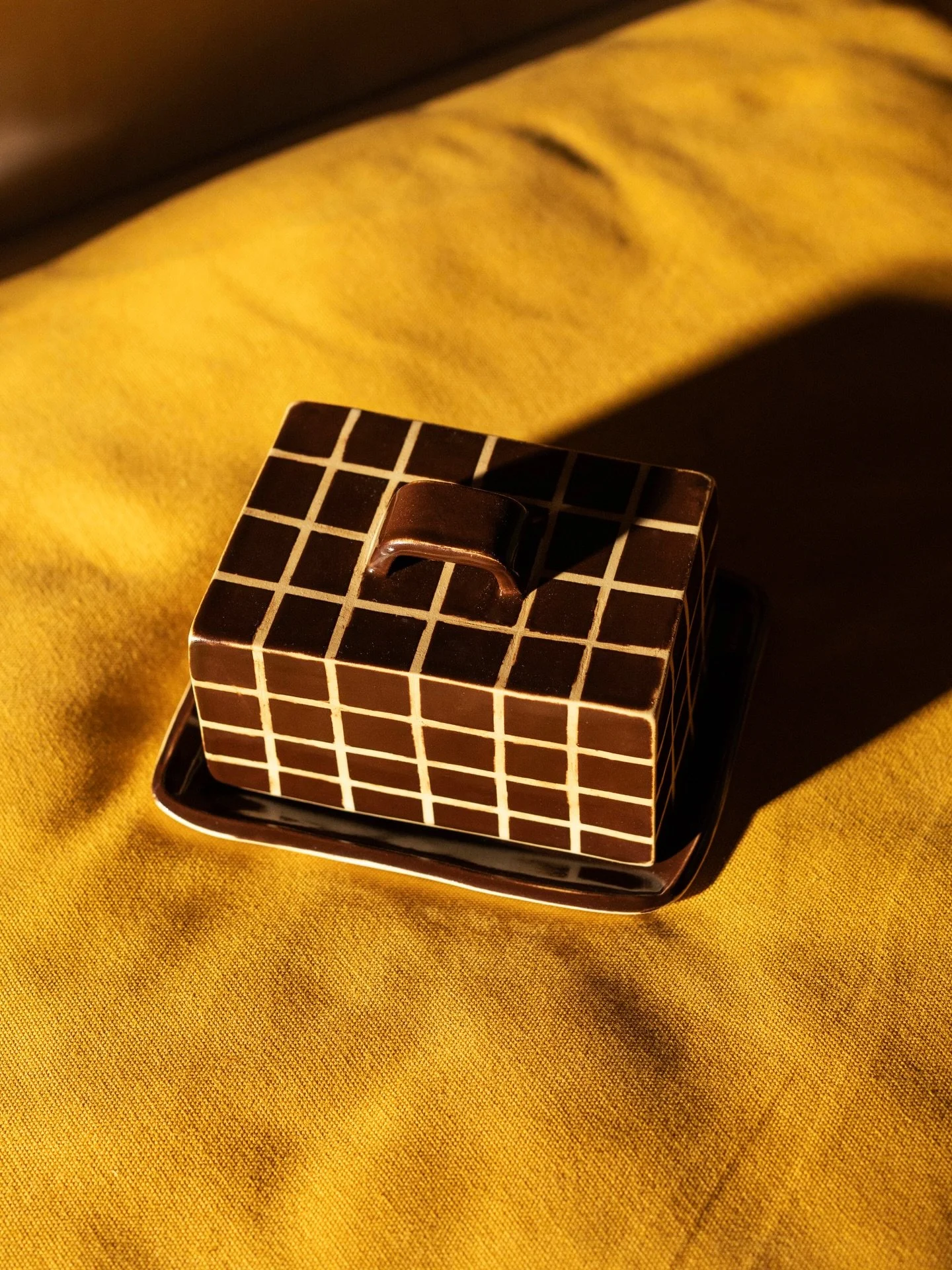 The brown grid butter dish 🤎 

I had a period of working full time on plop in September and October which was a first and it was bloody great. I felt so much more capable just focusing on one job, funny eh?! outside of working on wholesale orders, o