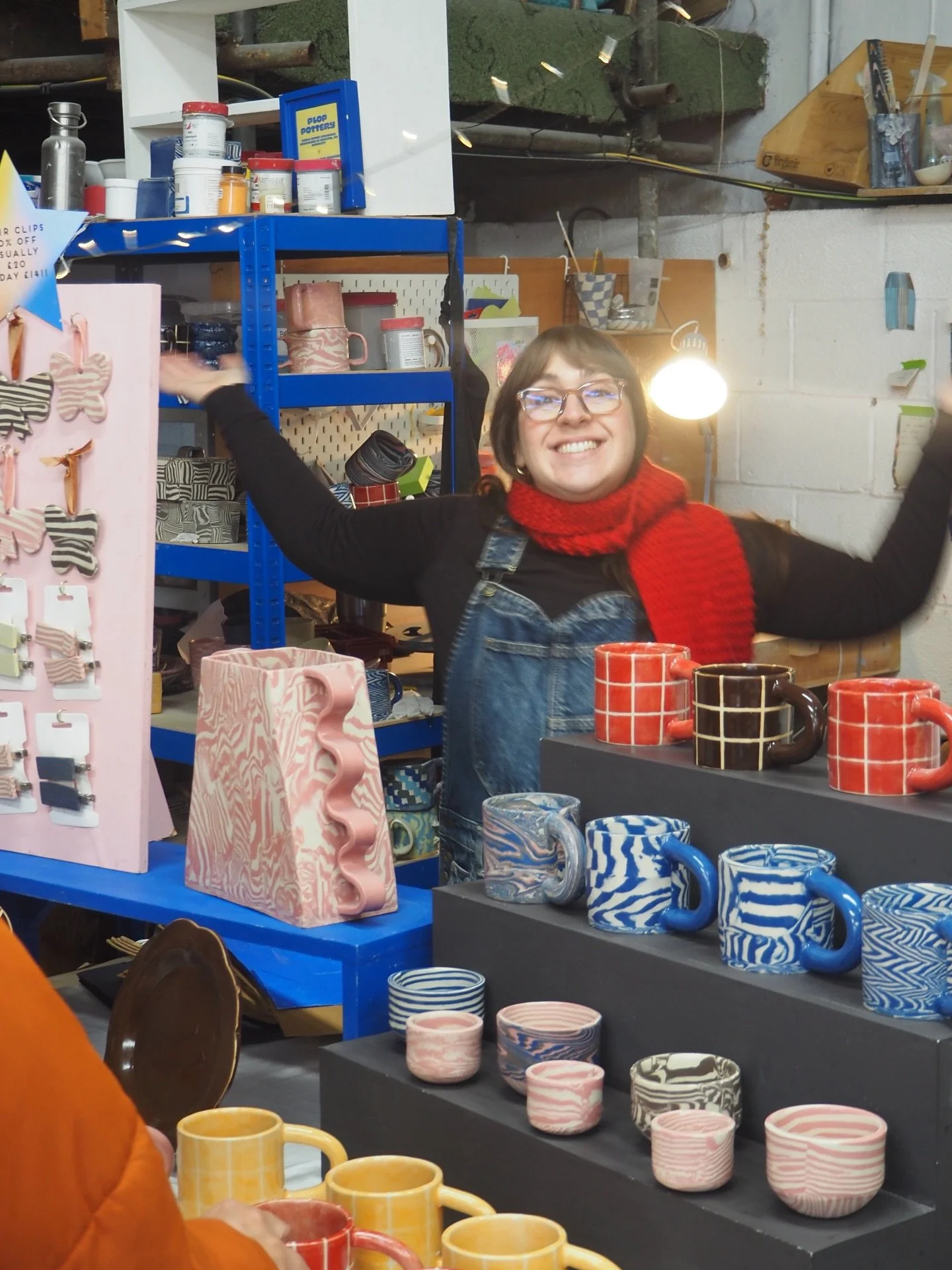 @estateoftheartsbristol Christmas fair is now open!! Today and tomorrow 11-5, there are so many stalls, live music, food and a frog that tells you about your past lives 🎄