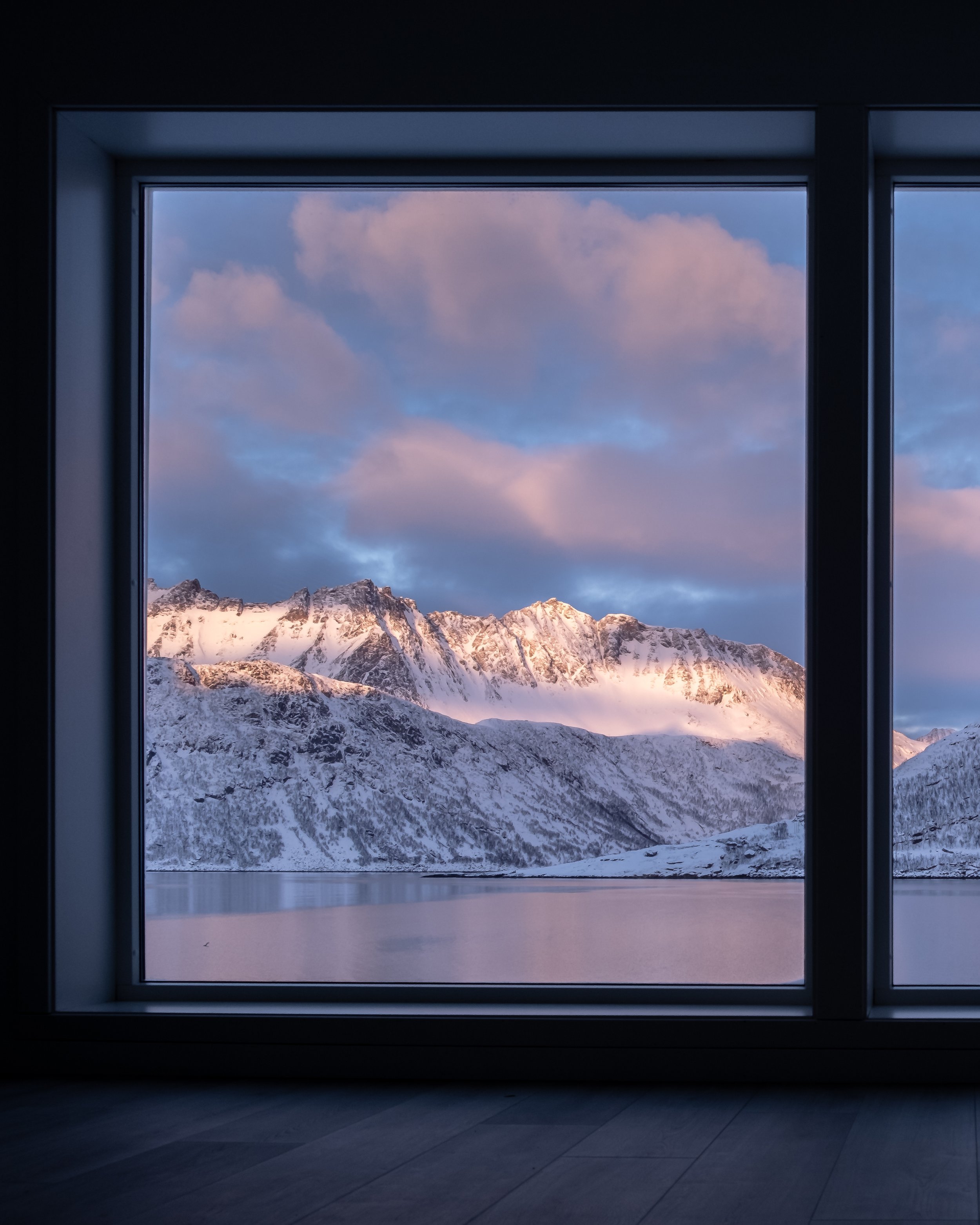 lodge vindu vinter.jpg