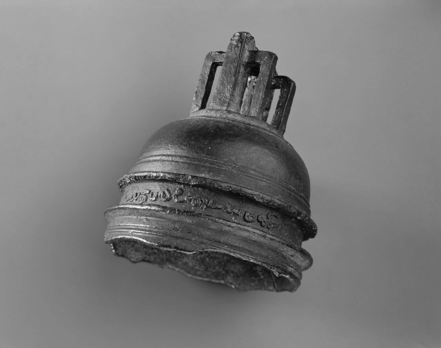 Archaeological UFO : New Zealand's Tamil Bell