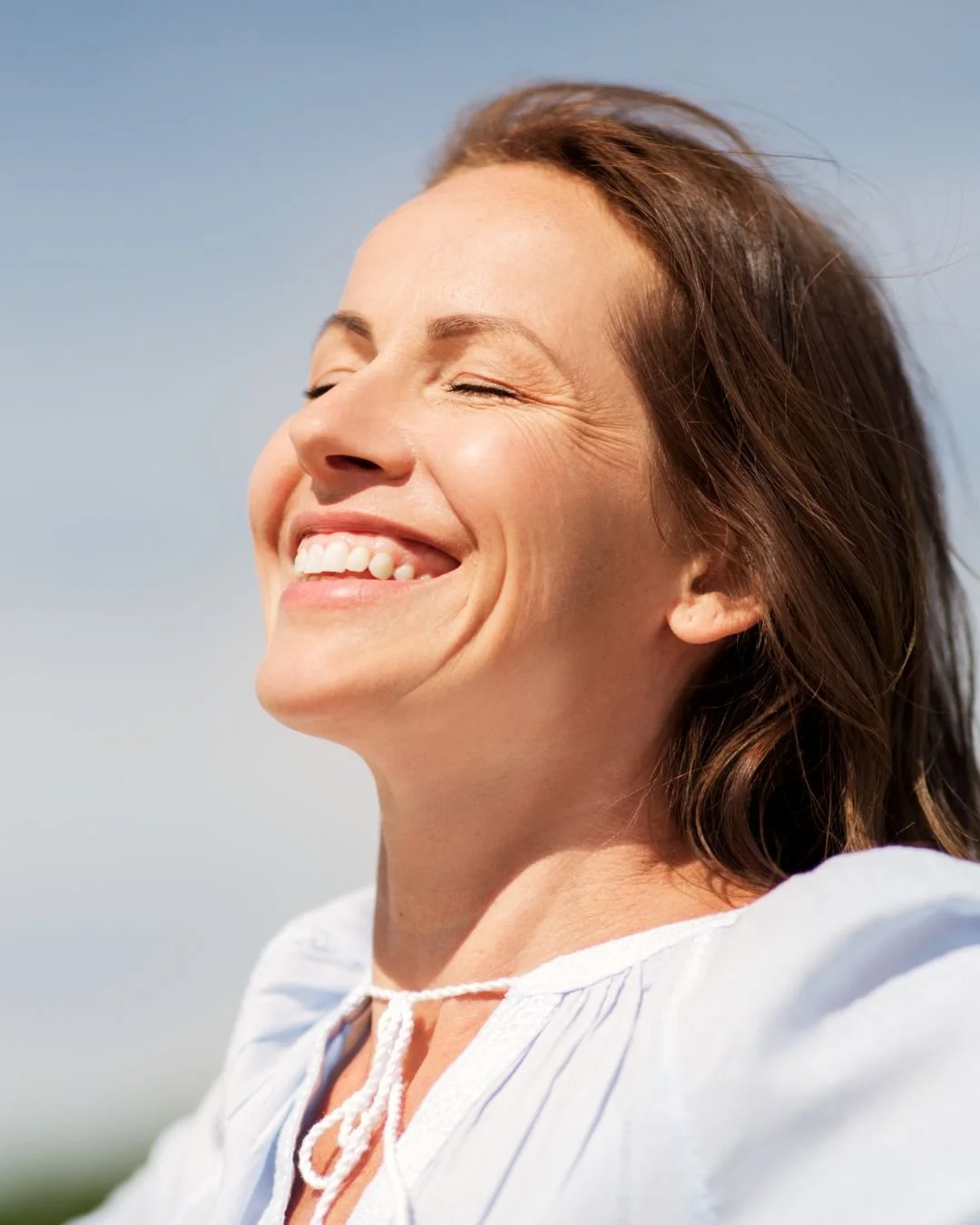 Happiness with emotional healing by listening to the body’s messages.