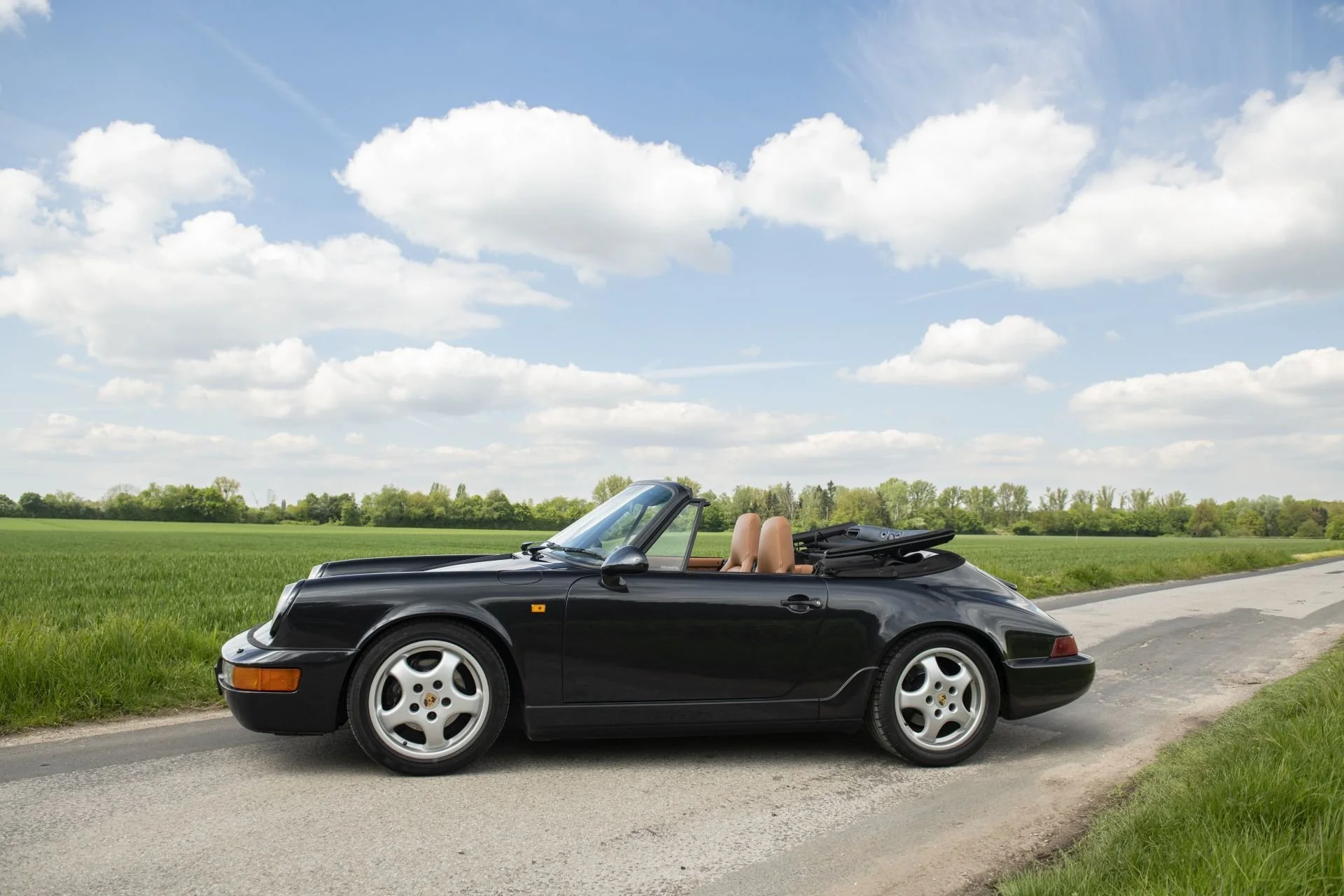 20241007_klein_Porsche_964_Carrera_2_Cabriolet-50.jpg