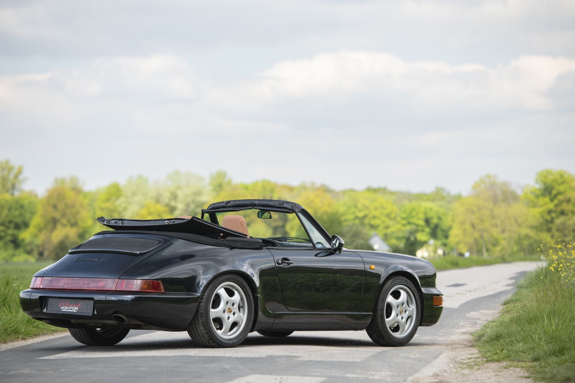 20241007_klein_Porsche_964_Carrera_2_Cabriolet-14.jpg