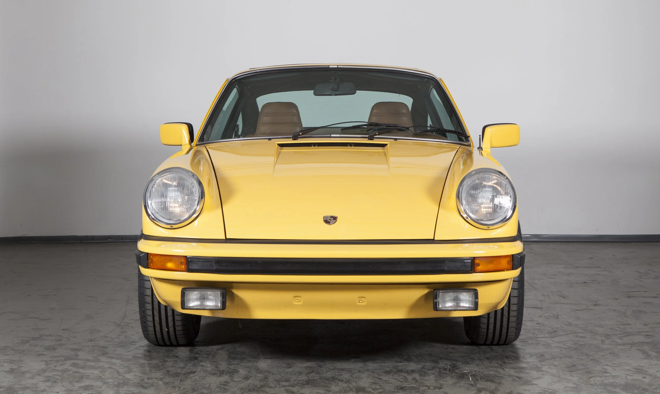 1977 Porsche 911 S talbotgelb (2).jpg