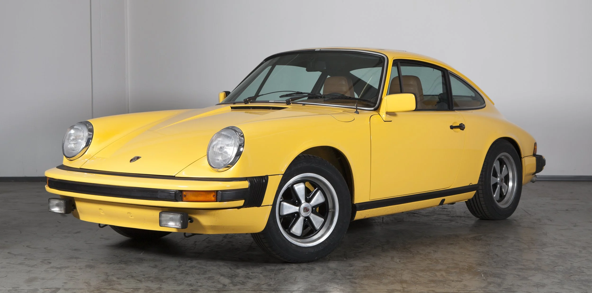 1977 Porsche 911 S talbotgelb (4).jpg