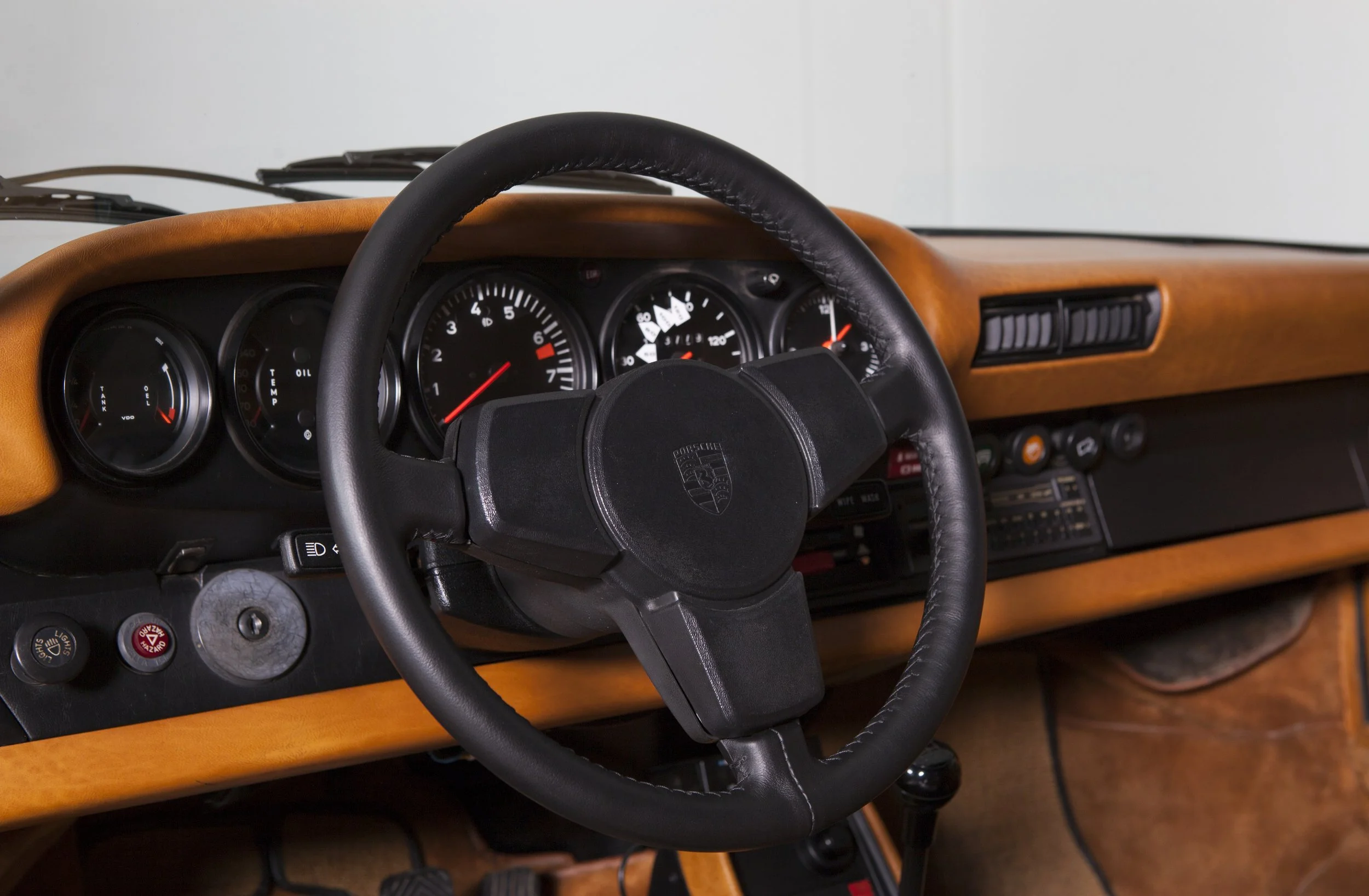 1977 Porsche 911 S talbotgelb (6).jpg