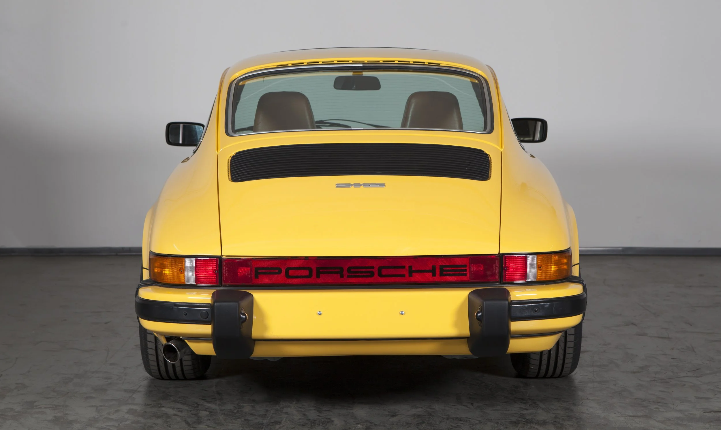 1977 Porsche 911 S talbotgelb (9).jpg