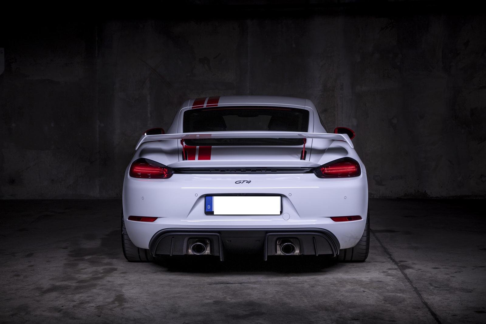 klassik kontor duesseldorf 2019 Porsche 718 Coupé Cayman GT4 Sports Cup Edition - Weiss-Rot pic 02.jpg