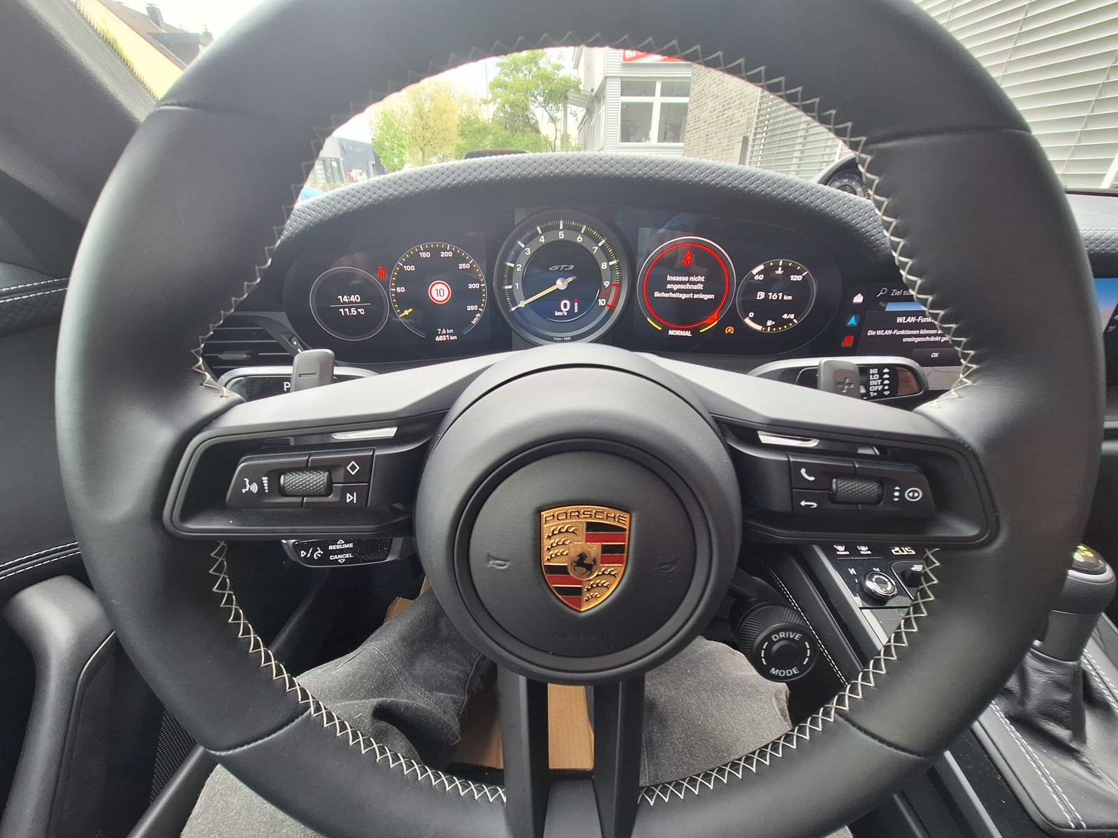 klassik kontor duesseldorf 2022 Porsche 992 GT3 Coupé Touring - Kreide pic 22.jpg