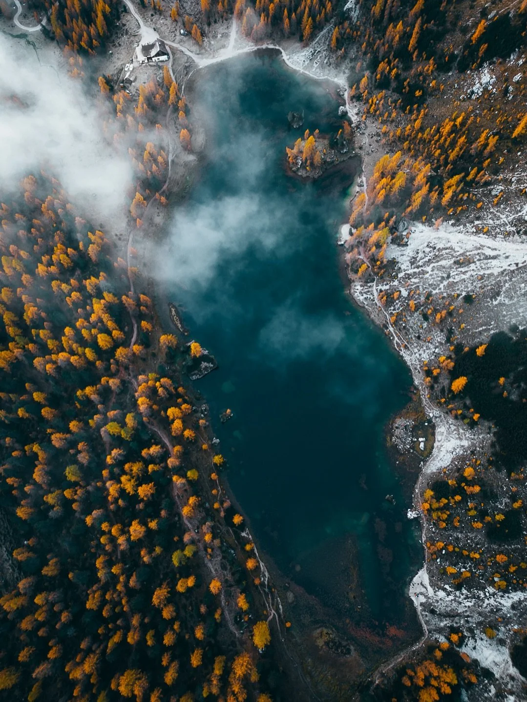 Can&rsquo;t wait to have another chance to capture autumn shots like this in the future 🍂 

#dolomit #visitdolomites #sonyalpha #artofvisuals #adventureculture #moodnation #travelphotography #dolomites #thewanderco #folkscenery #nomadict #magicalmom