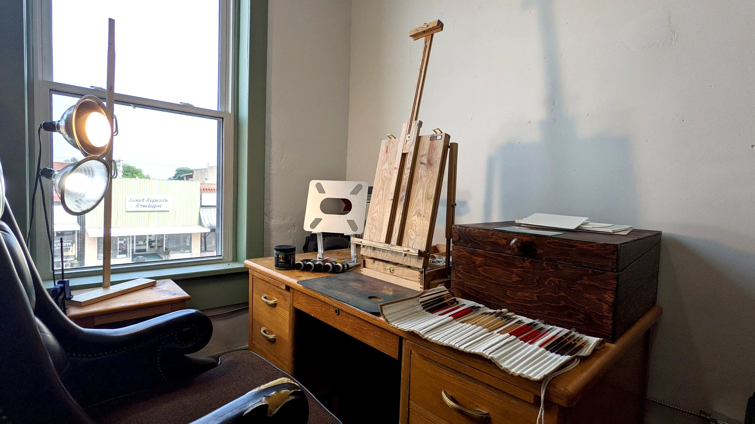 Artists painting studio setup, industrial modern setup. Ian Hamptons art studio setup.