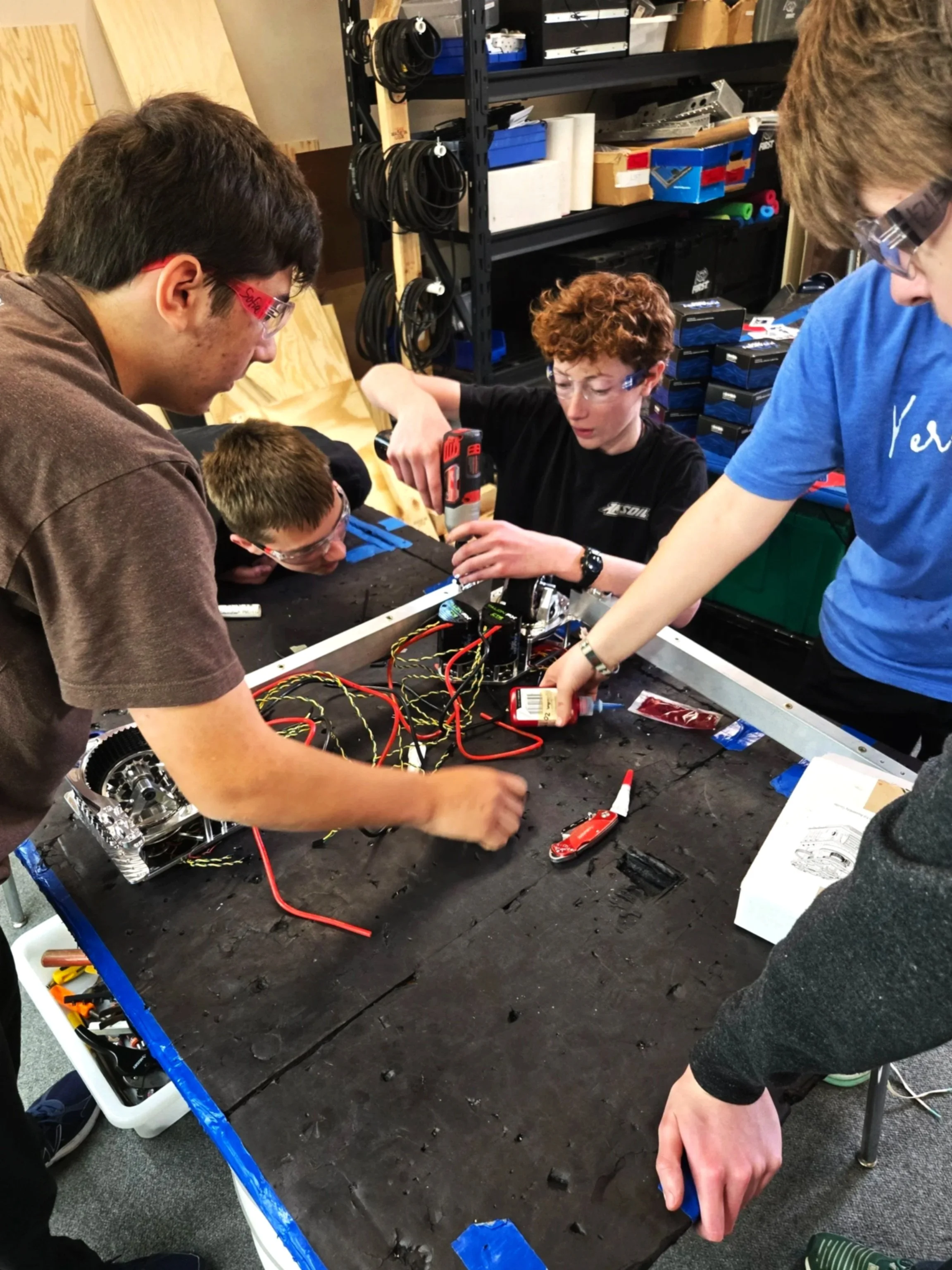 Building our new swerve drive!