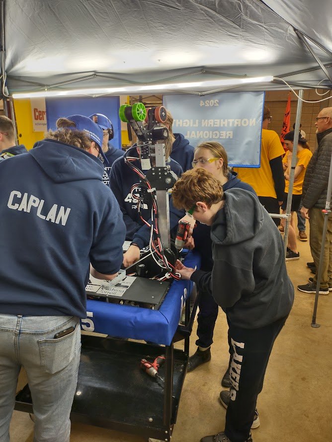 excellent teamwork with mechanical repairs