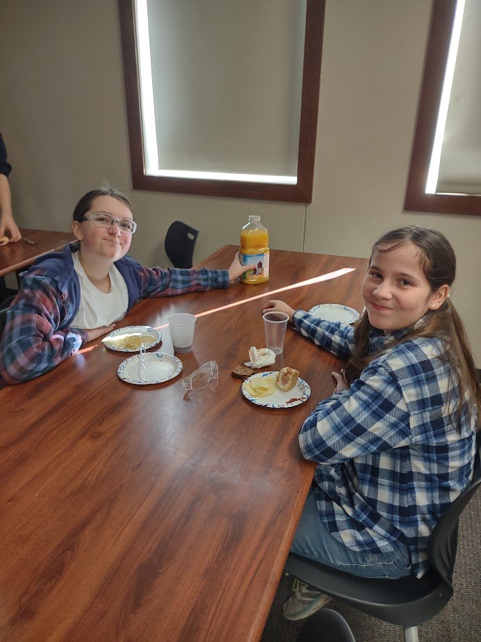 Snacktime can be some of the best times! 2/2/25