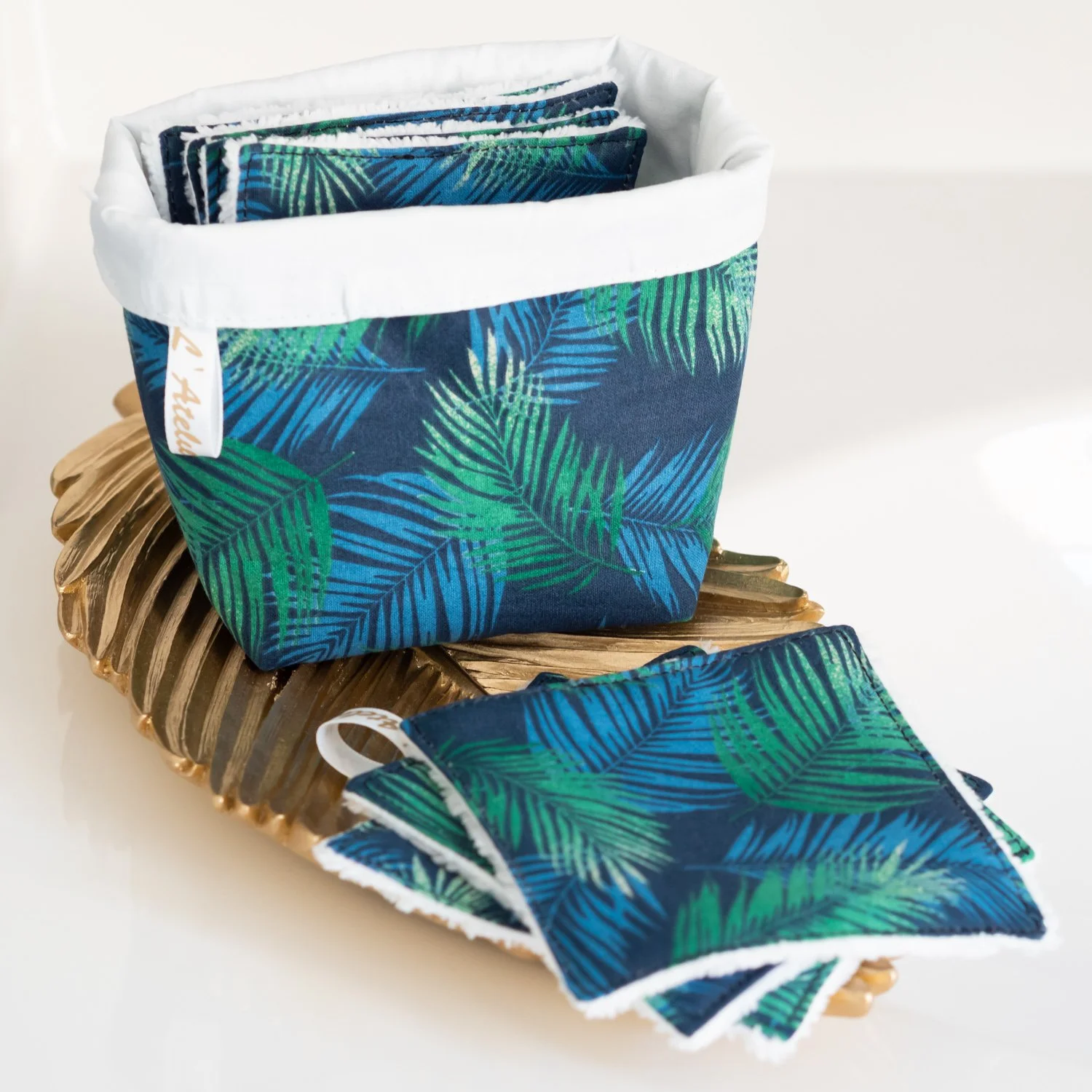 Coton lavable zéro déchet en tissu bio « Palmes » et panier - Démaquillant, nettoyant, zéro déchet, bio, écolo, lavable et réutilisable - Fait main en France par L’Atelier de July