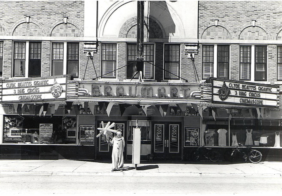 Historic Iron Mountain Michigan Photo of The Braumart in The Upper Peninsula