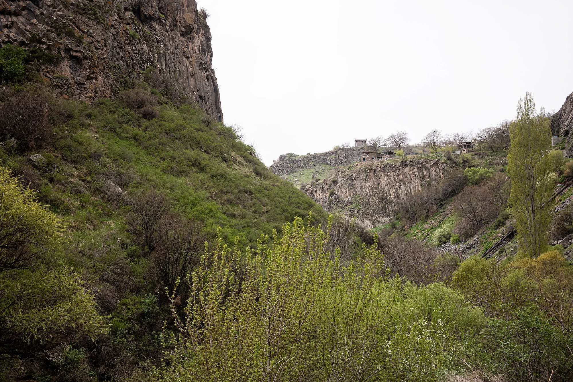 2025-04-13-garni-geghard-L1001212.jpg
