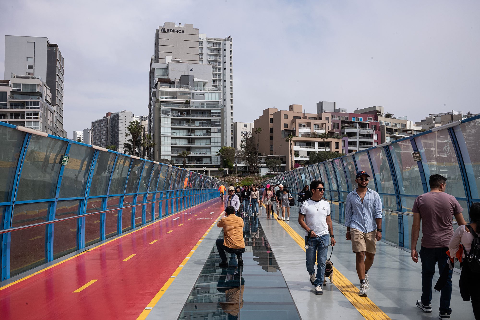 2025-11-16-lima-L1004592.jpg