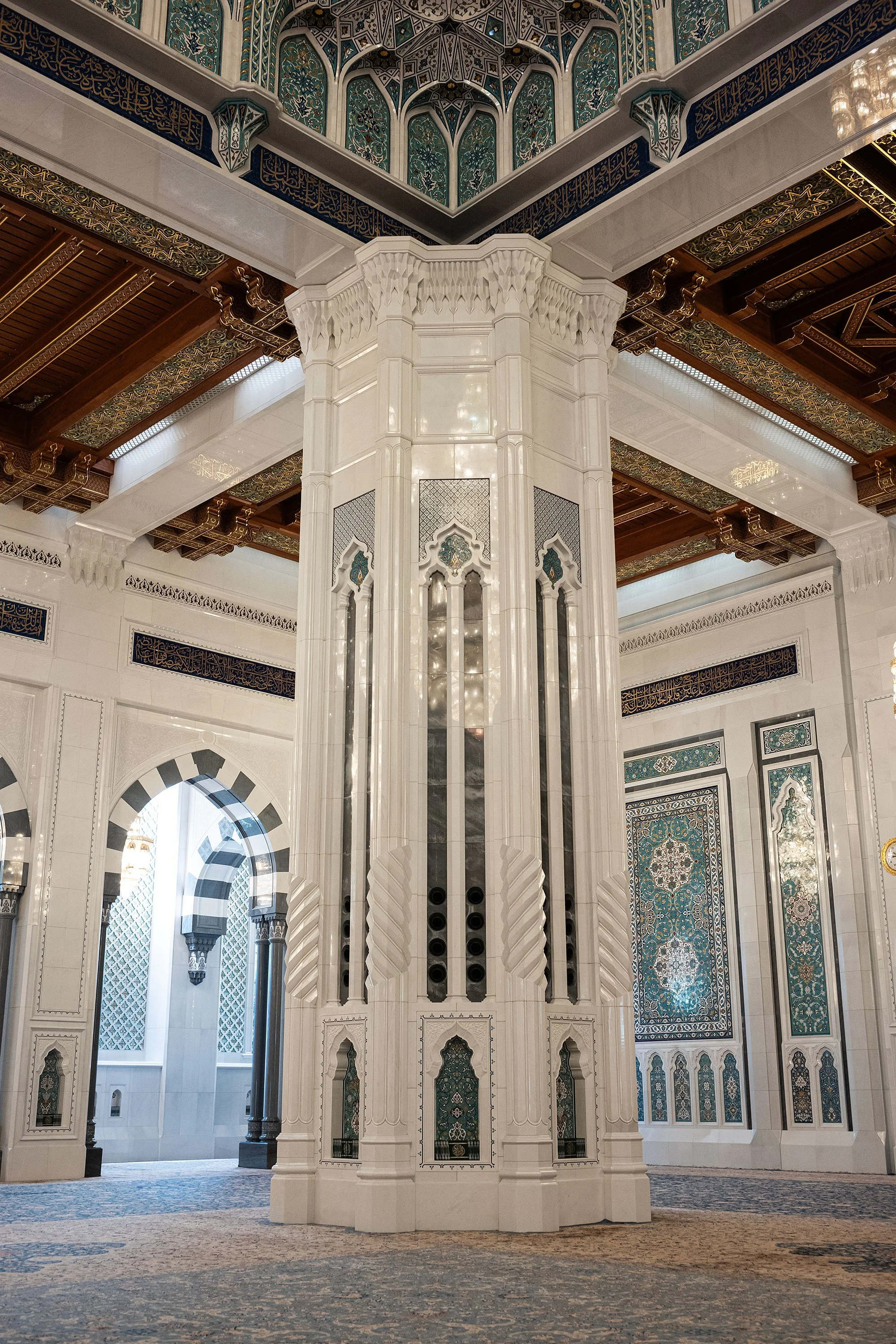Sultan Qaboos Grand Mosque. Muscat, Oman.