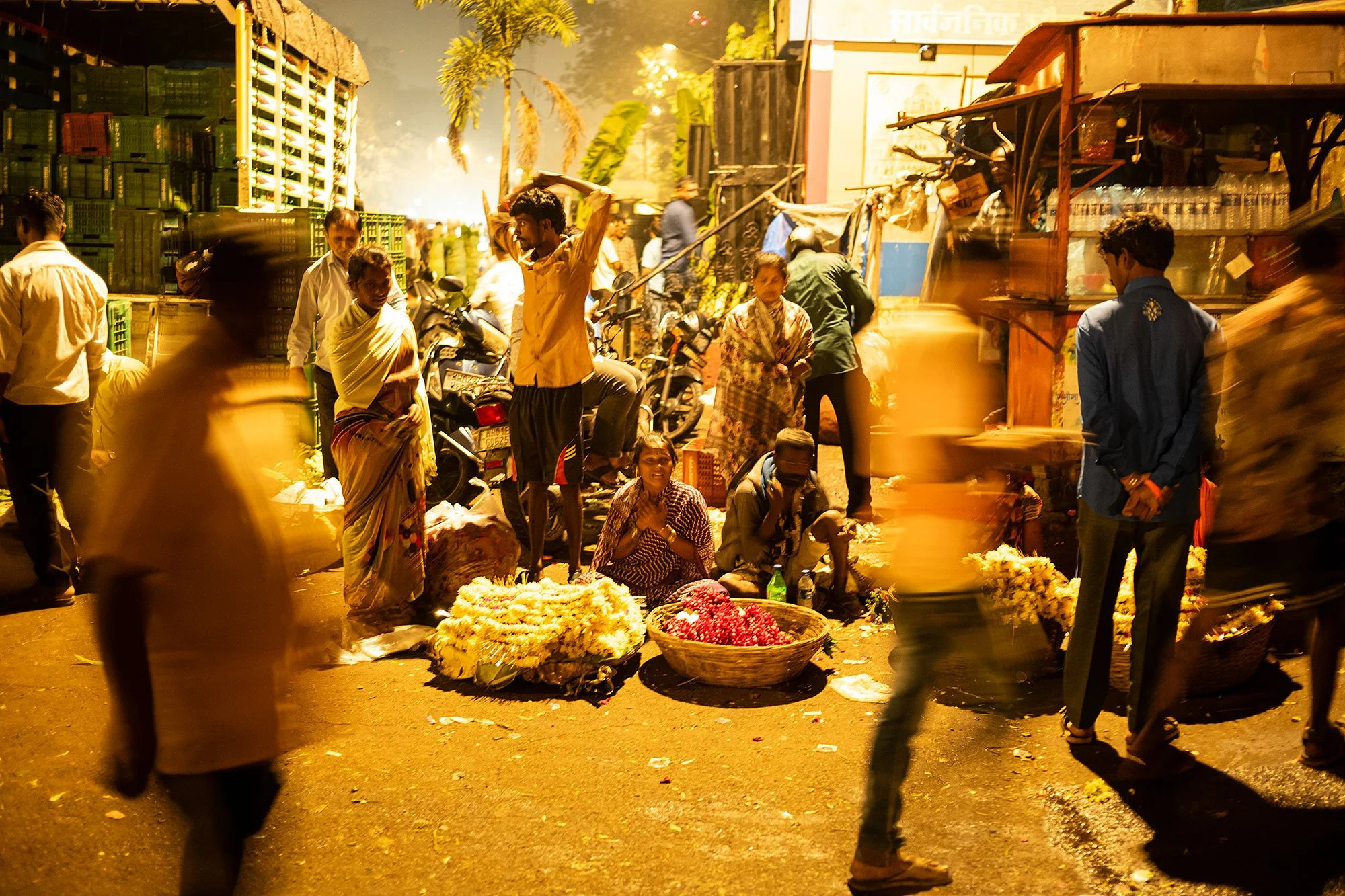 Illegal flower market outside Maa Saaheb Sau Minatai Thakre Flower Market. Mumbai, India.
