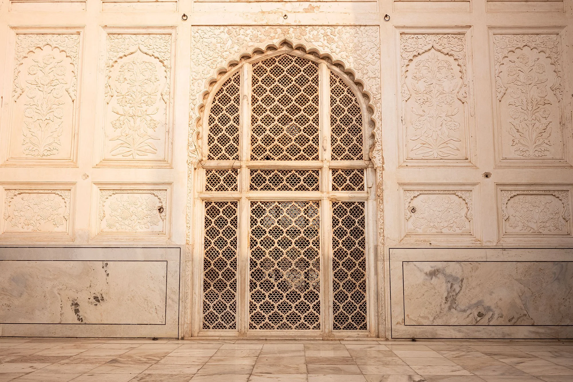 Bibi Ka Maqbara, India.