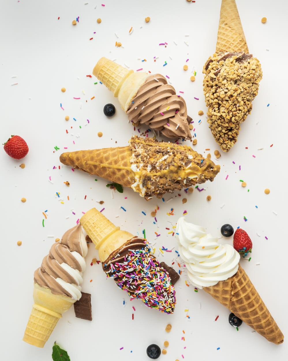 We love soft serve ice cream 🍦 😋
And we specialize in it too!

#londonontario #icecream #yummy #ldnont #merlamaeicecream #ldn #ldnontario #merlamae #icecreamlover #instagood #tasty #yummyfood #icecreamtime #wafflecone #softserve #vanillaicecream #s