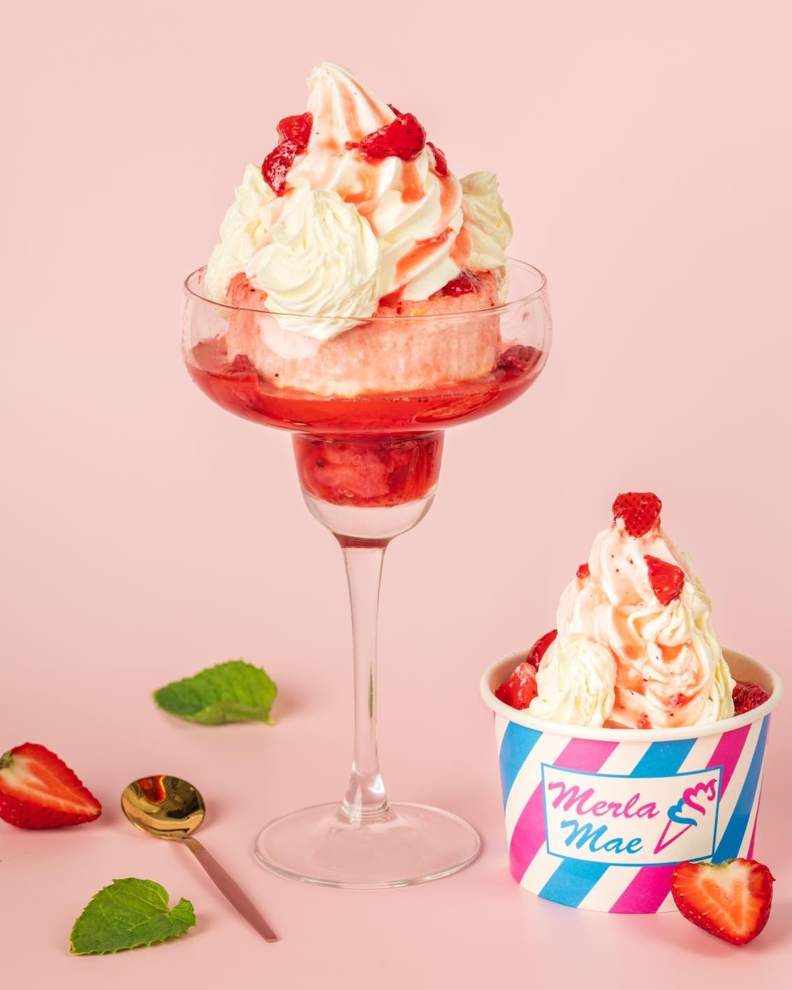 Strawberry shortcake ice cream sundae 🍨🍓
Simple &amp; delicious 👌

#londonontario #yummy #ldnont #merlamaeicecream #ldn #ldnontario #merlamae #icecreamlover #instagood #tasty #yummyfood #icecreamtime #softserve #vanillaicecream #softserveicecream 