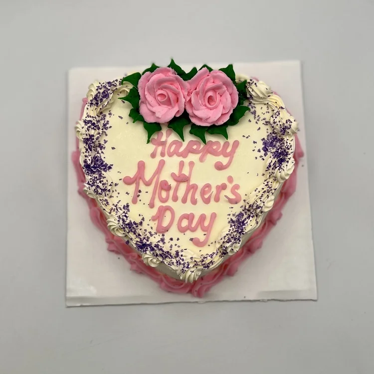 Heart-shaped Happy Mother&rsquo;s Day ice cream cake with pink icing roses at Merla-Mae Ice Cream in London, Ontario