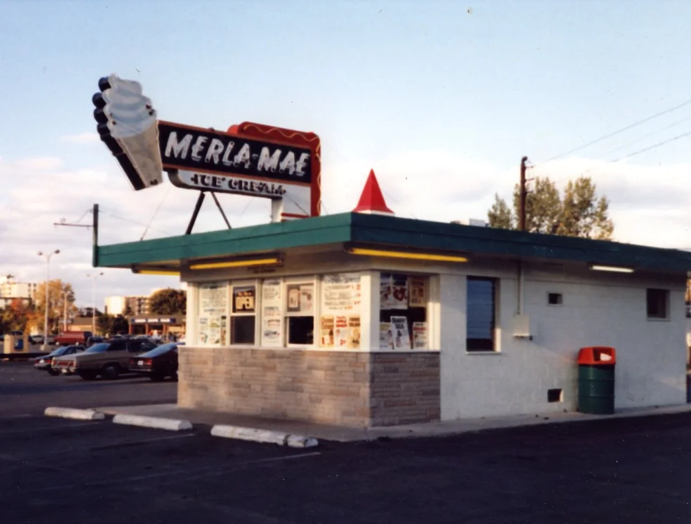 The Merla-Mae Ice Cream walk-up stand and its rooftop cone sign in London, Ontario, photographed in 1985