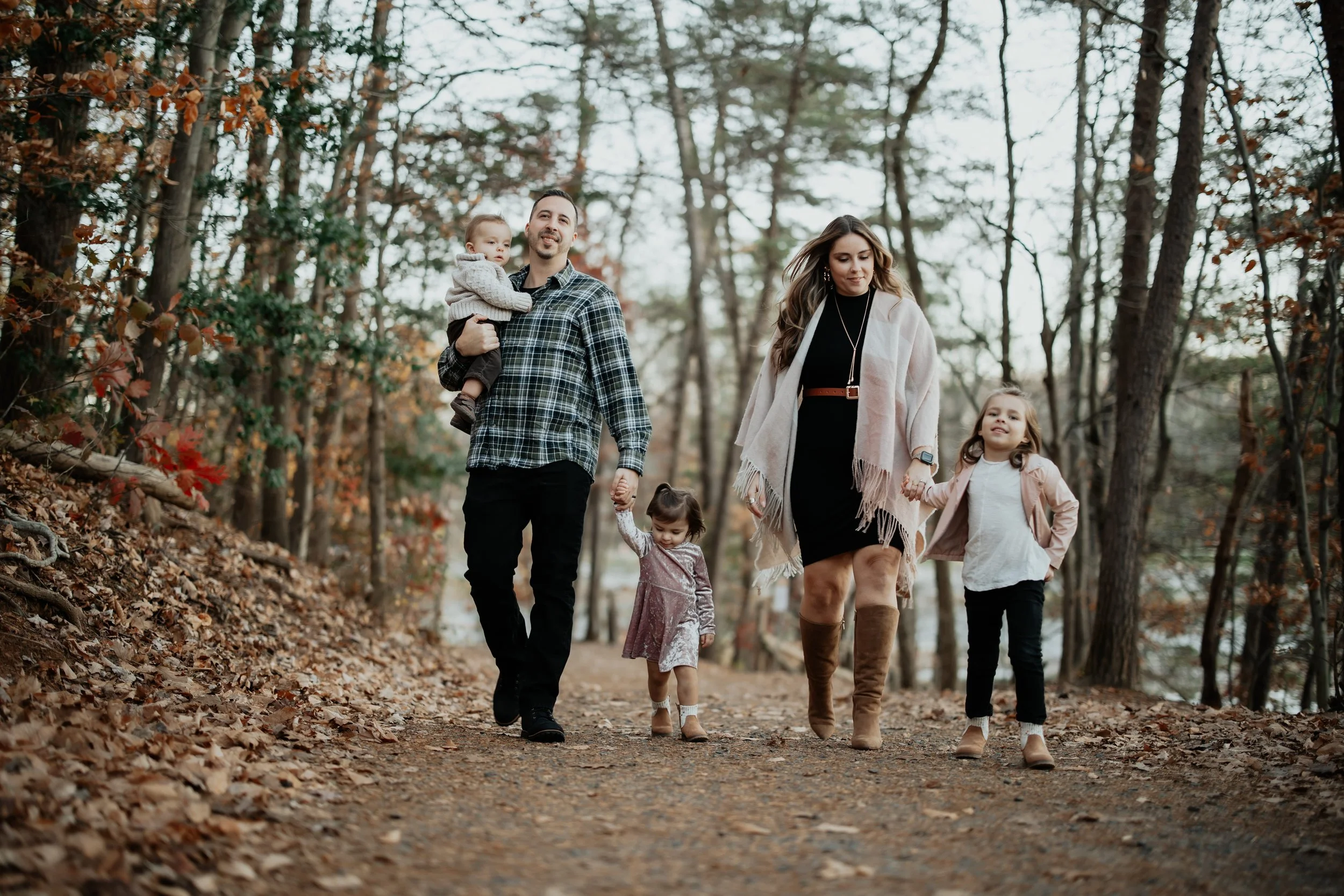 SHEEHAN FAMILY SESSION 11-16-24-16.jpg
