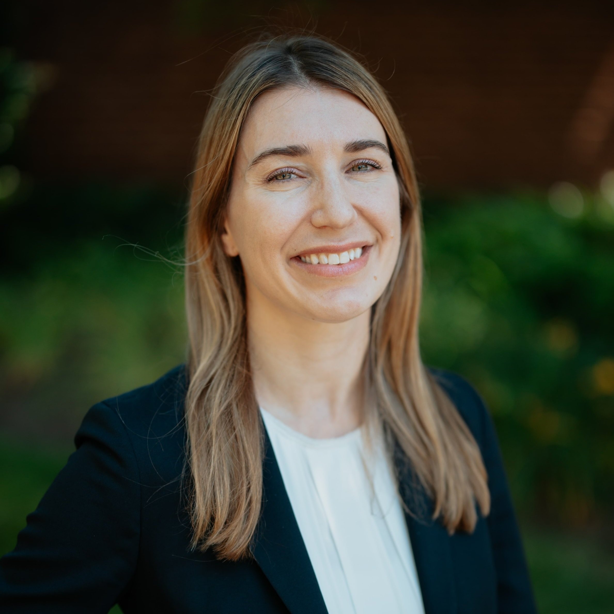 PetersonOfficeHeadshots-26-min.jpg