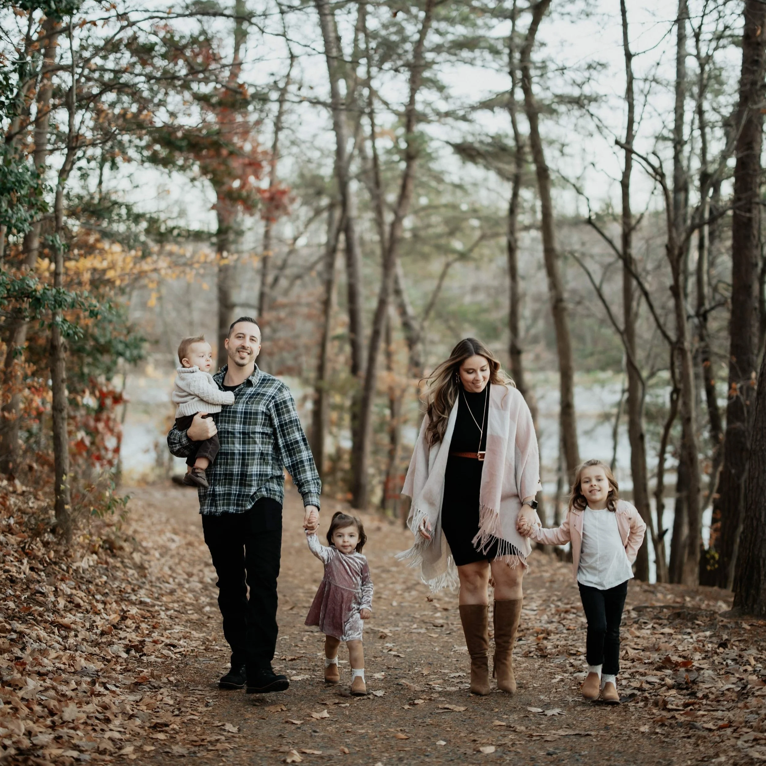 SHEEHAN FAMILY SESSION 11-16-24-17.jpg