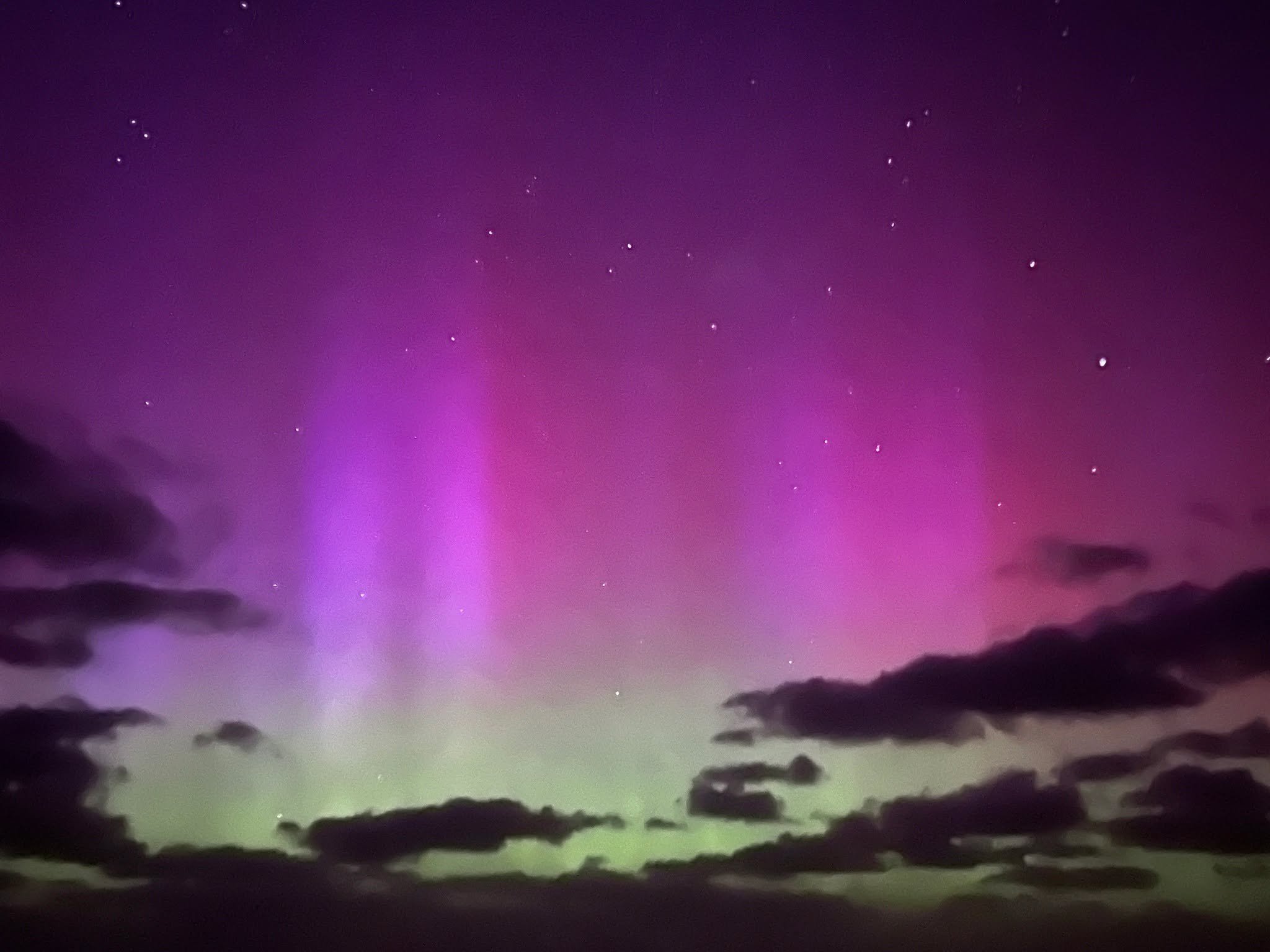 AURORA MAYBE. 
The conditions are right for a visible aurora - except for the clouds. 
IF they part overnight it would be worth a look to the south. 
#sandypointdarksky