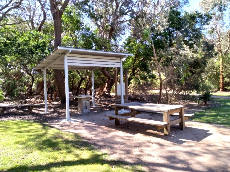BBQ shelter in Ash Ave Park