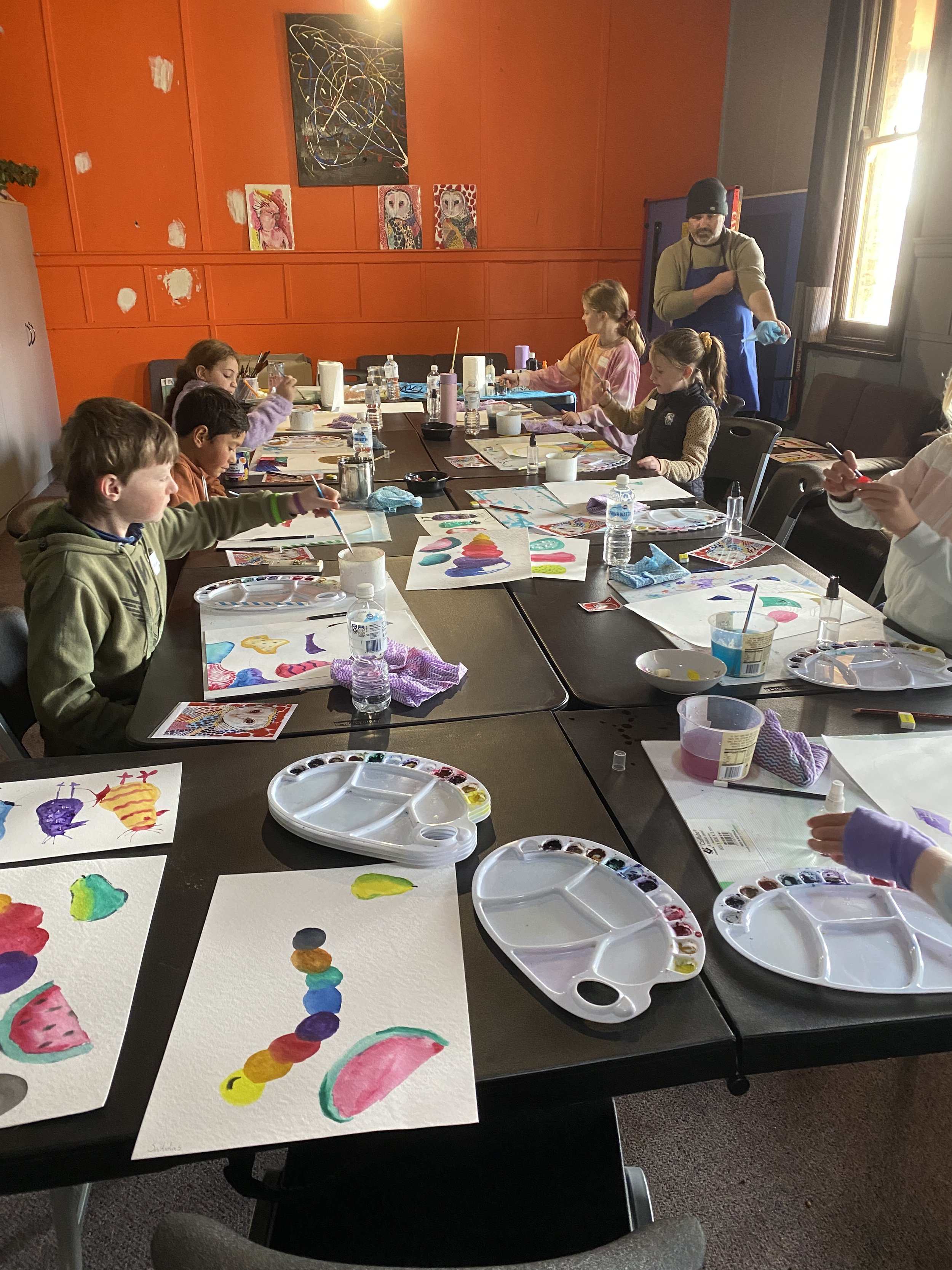 kids painting class.JPG