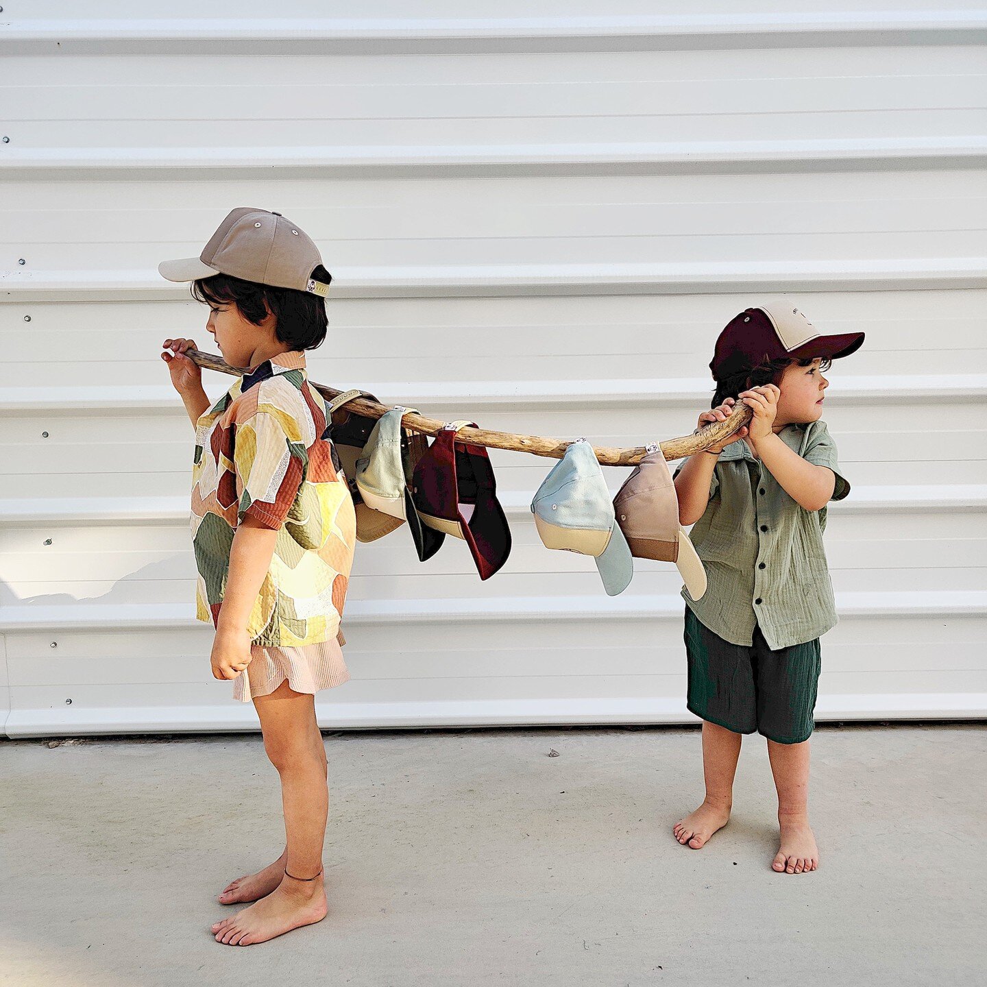 On the road to spring 🌼

#ecoresponsable #upcycle #conceptstore #kidsconceptstore #kidsaccessories #accessoiresenfants #moderesponsable #modeethique #casquetteenfant #marquefrancaise #lifestyle #kidscaps