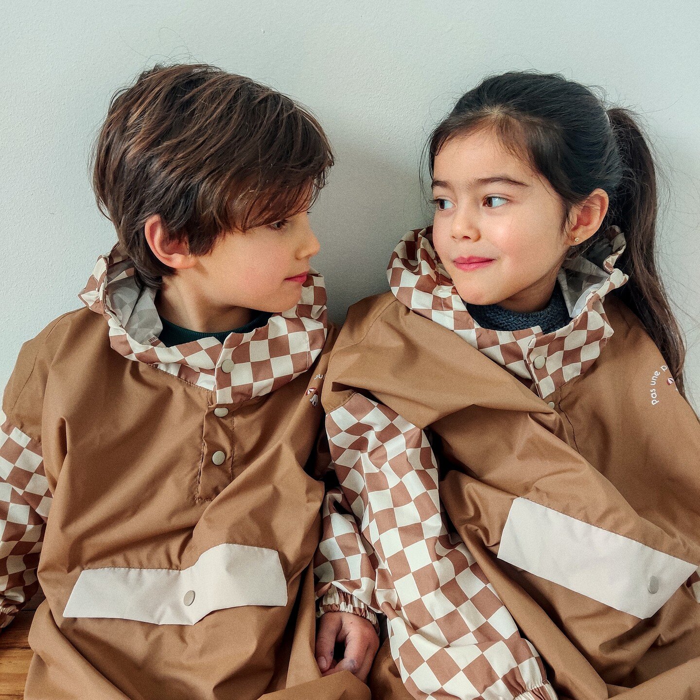 La pluie is back

Poncho enfant: 1-3 ans, 3-6 ans, 6-9 ans
Poncho adulte: pour femme et homme

#ecoresponsable #ponchodepluieadulte #ponchodepluieenfant #conceptstore #conceptstoreenfant #ponchorecycl&eacute; #marquefrancaise #bordeaux #kids #newbran