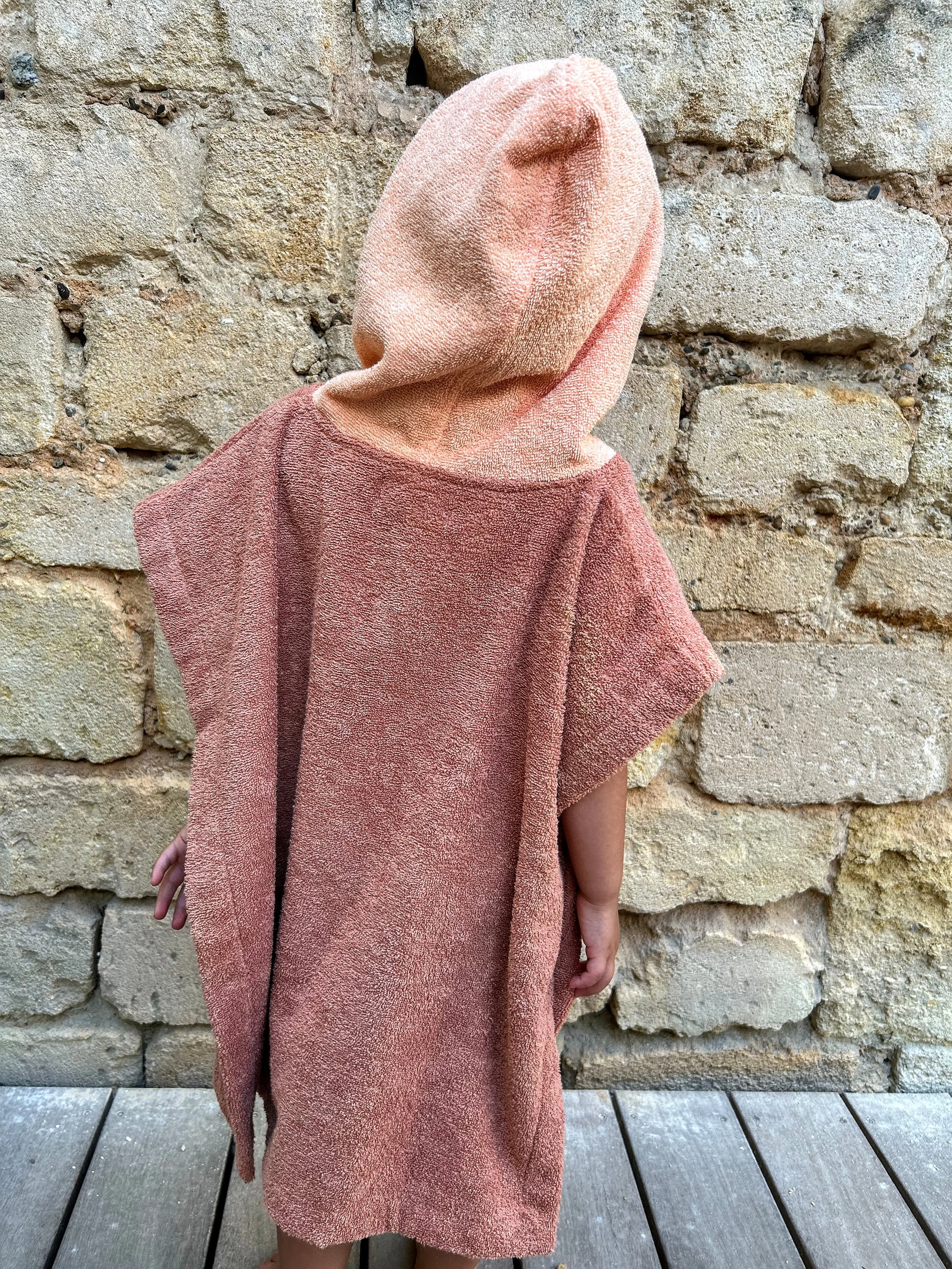 poncho de bain, poncho de plage, poncho enfant, poncho coton biologique, poncho de bain enfant, poncho de bain vert, poncho poule party, poncho made in france, poncho de plage made in france