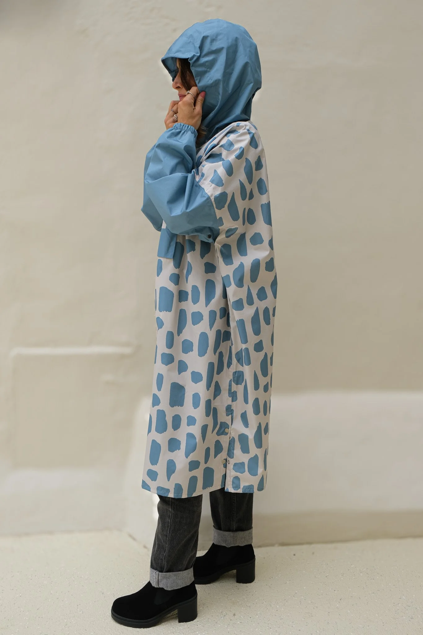 Poncho de pluie écoresponsable, cape de pluie écoresponsable, poncho poule party, cape de pluie made in france, poncho de pluie made in france, poncho vélo, cape vélo, poule party