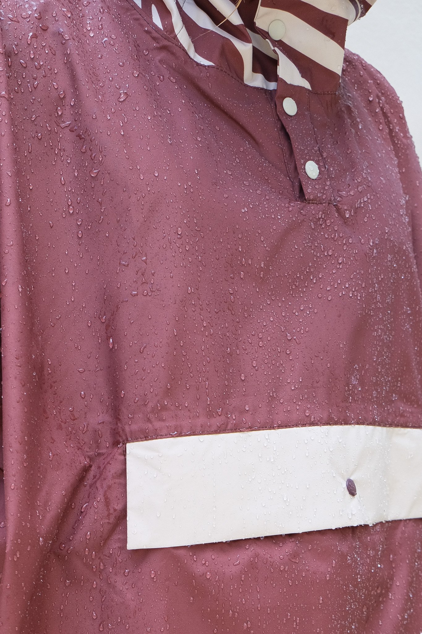 poncho pluie, cape de pluie, poncho vélo, poncho poule party, poncho festival, poncho randonné, zebra raincoat, vêtement pluie, pantalon pluie, poncho pluie zebra