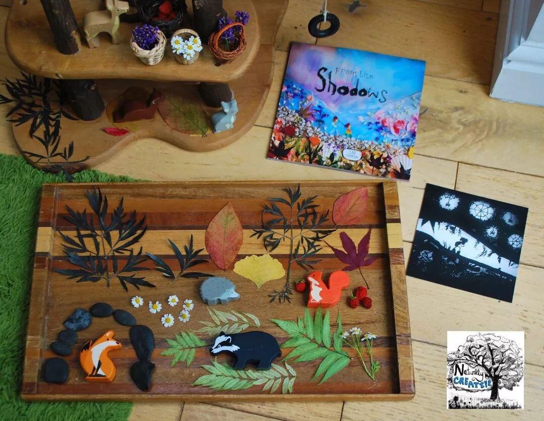 Woodland flat lay play with wooden woodland animals and natural materials in response to our picturebook From the Shadows! 🌸🦋🥰🖤
Find our books and resources here:
https://www.naturallycreative.net/shop

#transientart #loosepartsplay #storytelling