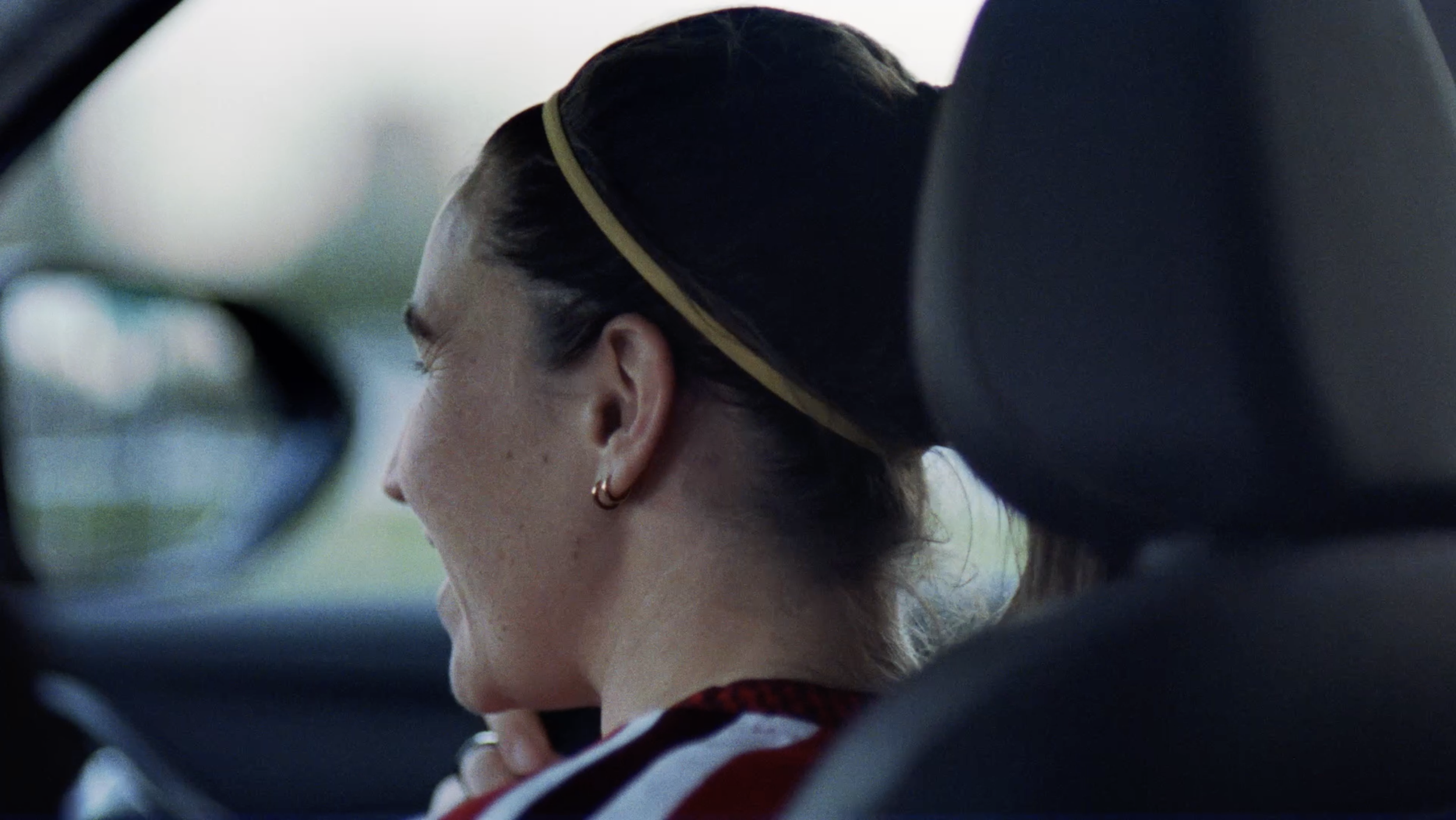 OUR CONNECTION -ARSENAL  - DIR: WILLIAM  MILLER DP: STEPHEN DUNN (B CAM OPERATOR)
