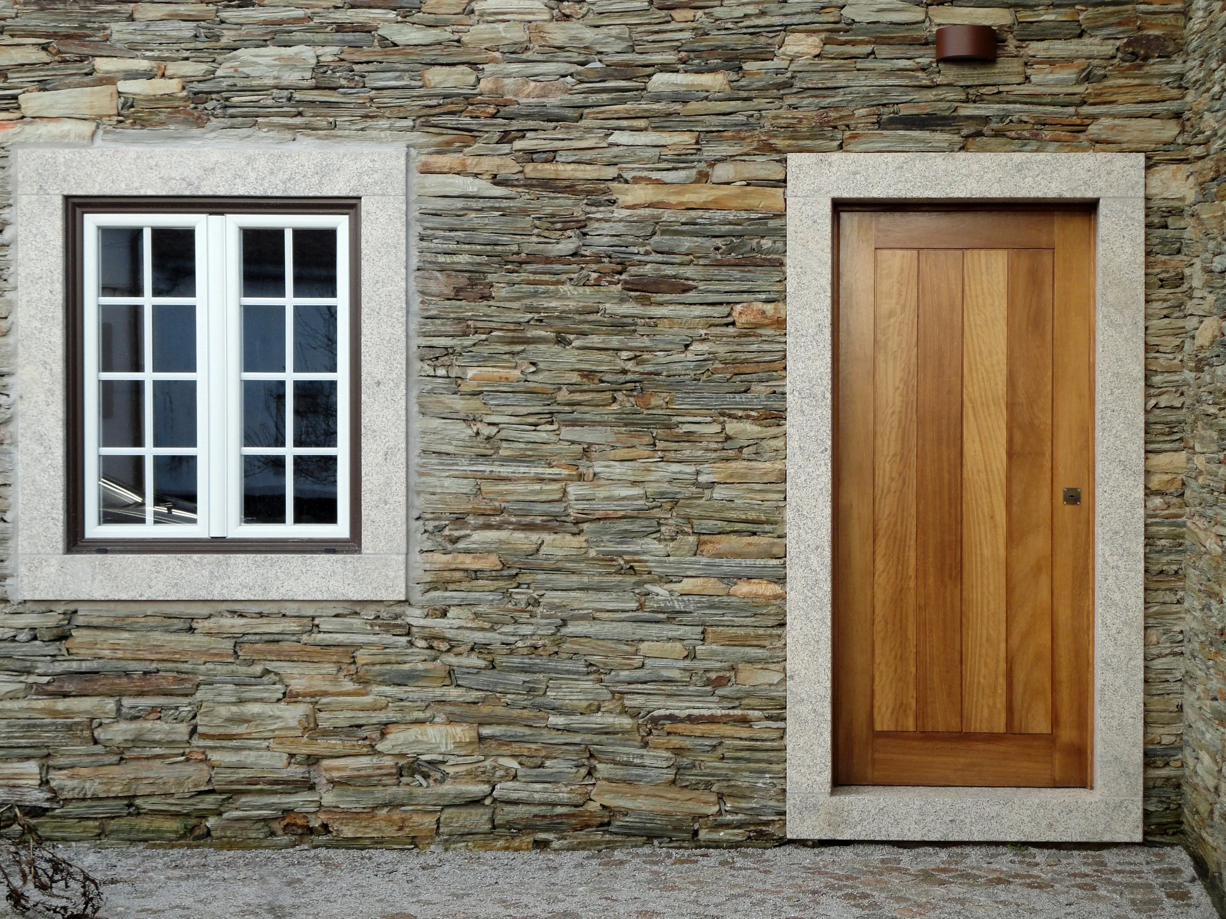Traditional stone house renovation in Cebolais de Cima, Portugal