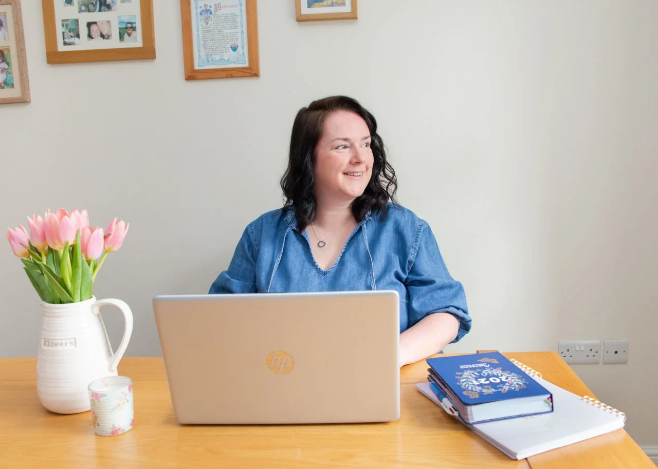 People sometimes ask me why I became a children's sleep consultant... 💛

The honest answer?

Because I wanted to make a real difference to families.

Before I became a sleep consultant, I worked as a scientist.

I loved the problem-solving, the evid