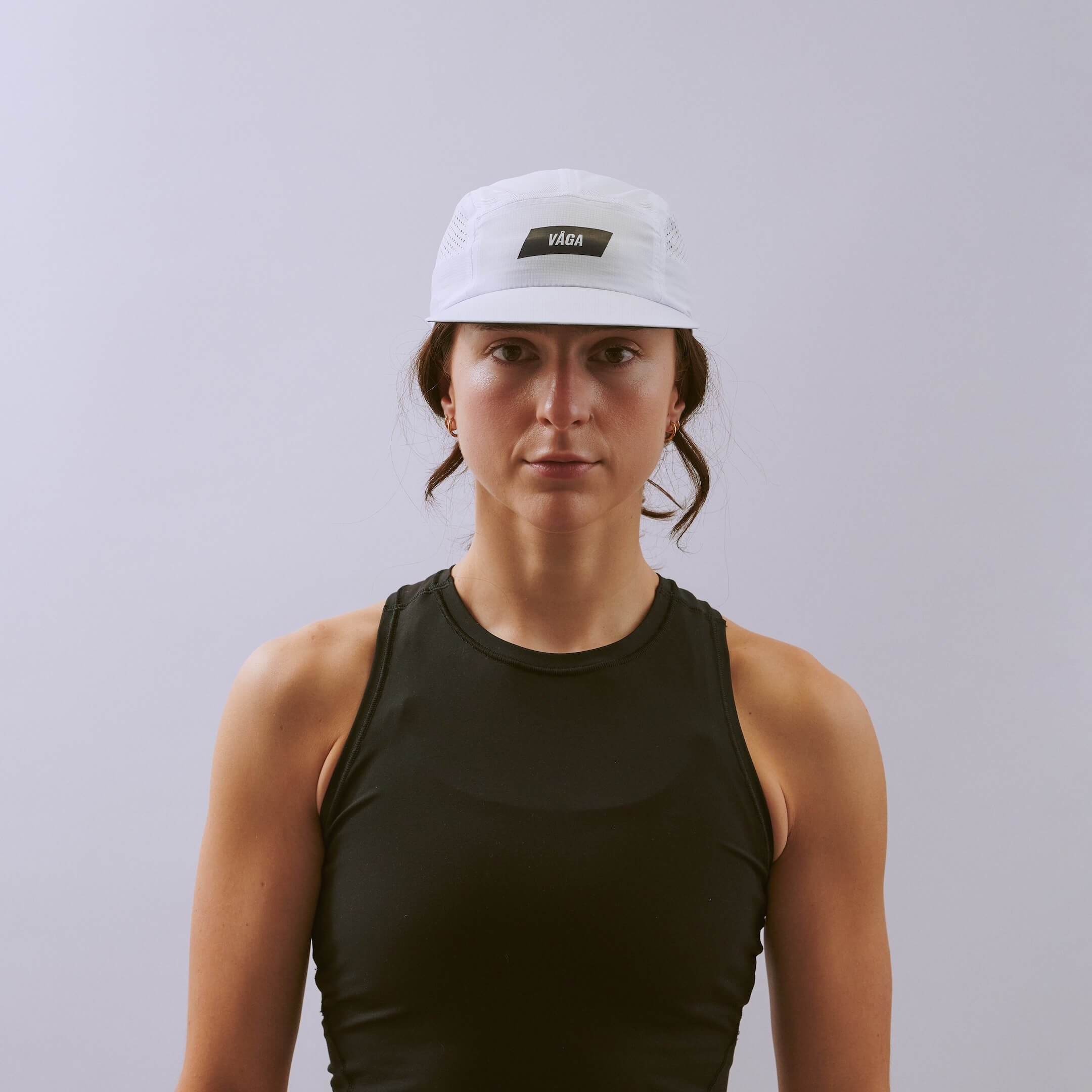 vaga-feather-racing-cap-white-l-model-front.jpg