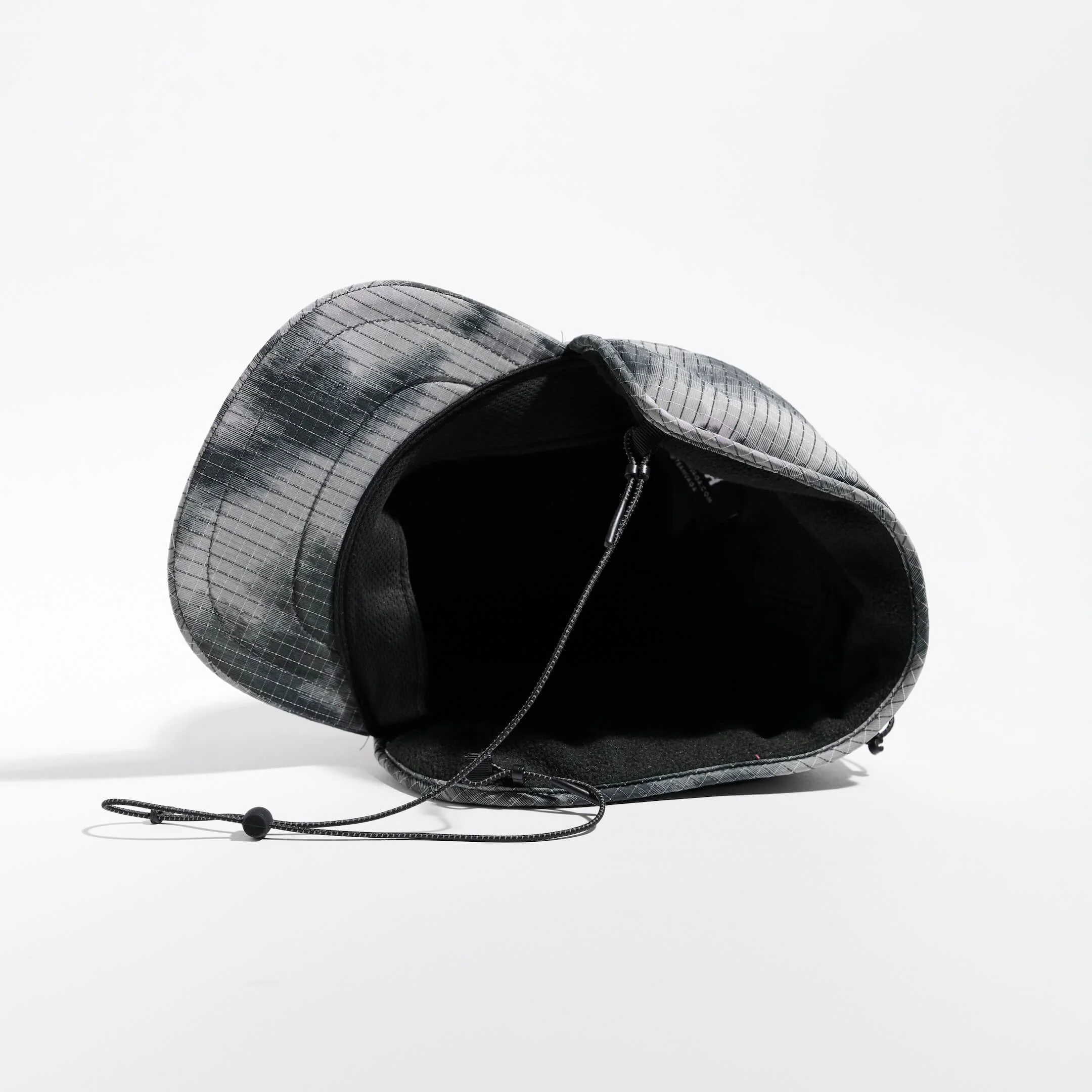 vaga-padded-hiker-cap-black-greyreflective-underneath.jpg